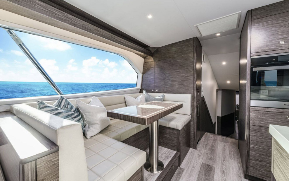 Hatteras GT65 Dining area